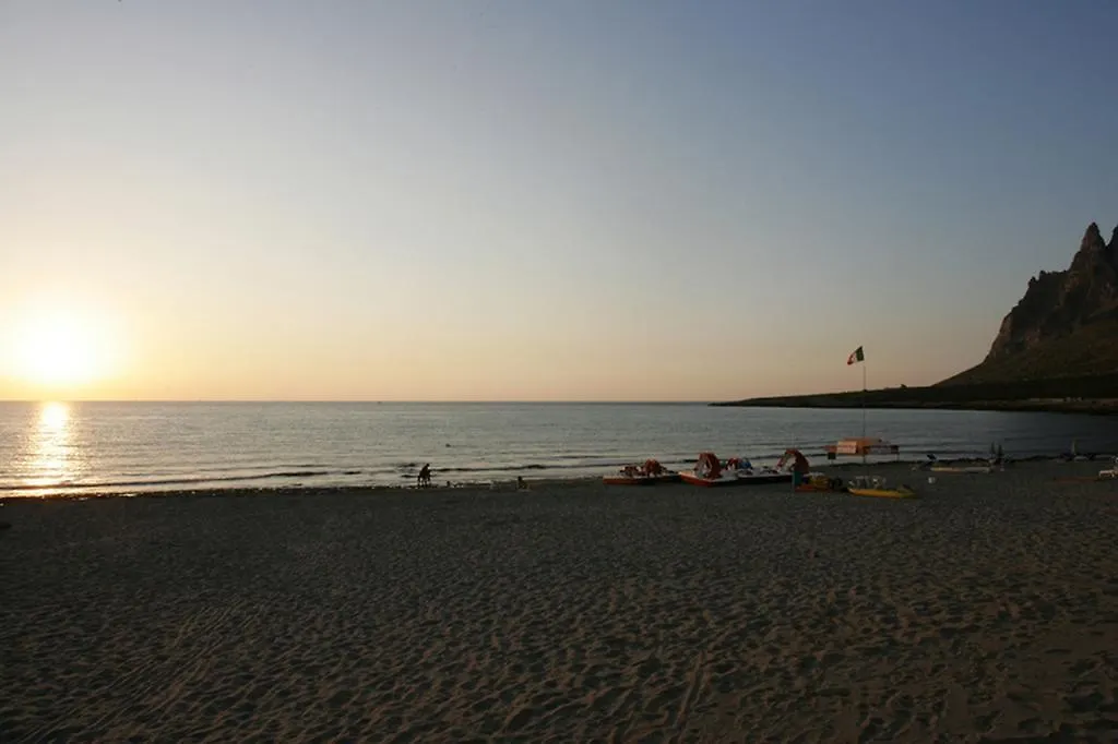 Villa Baia Di Cornino Кустоначи