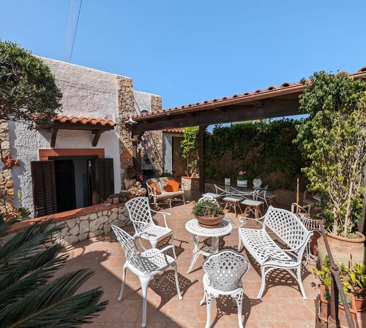 Villa Baia Di Cornino Кустоначи Италия